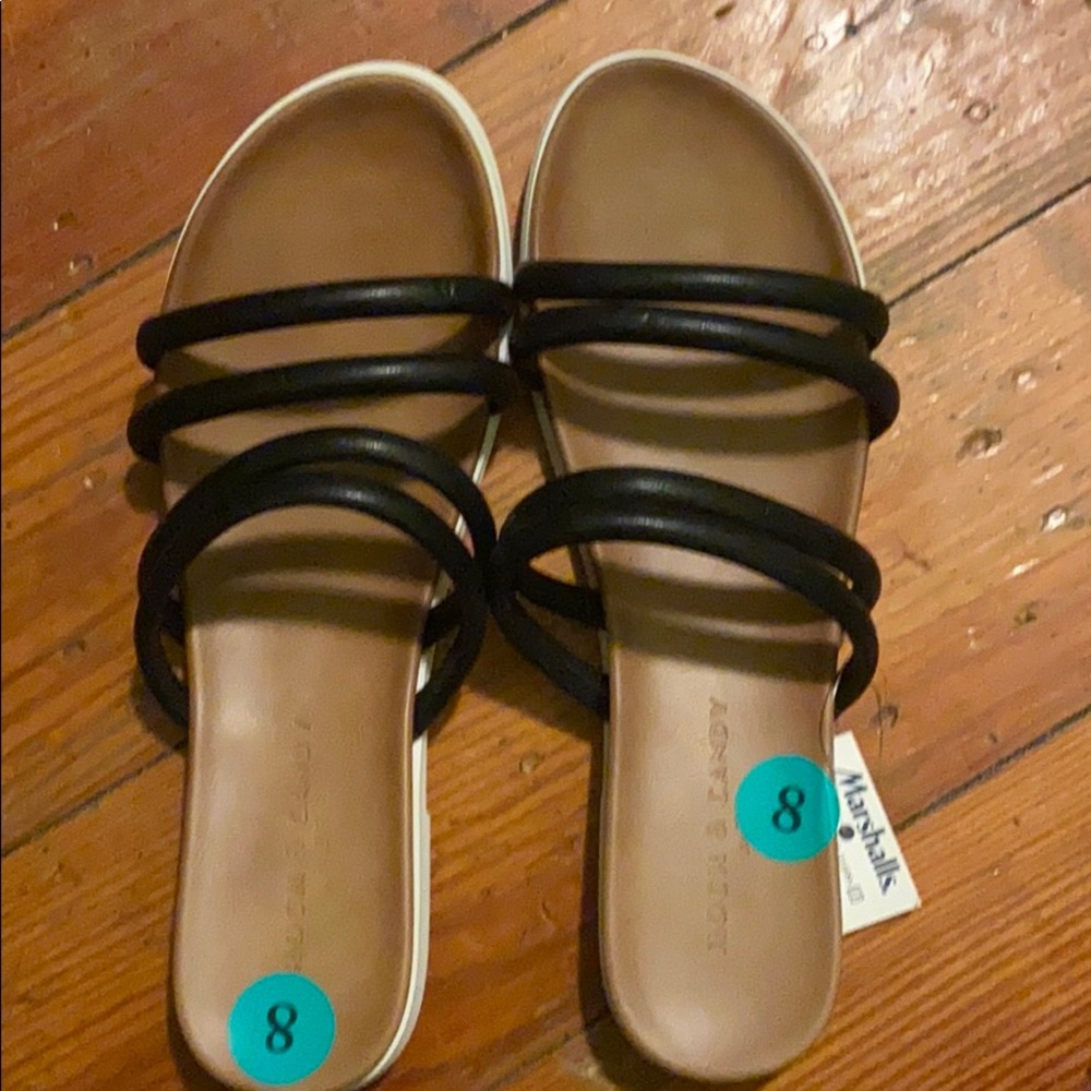 Women’s sandals